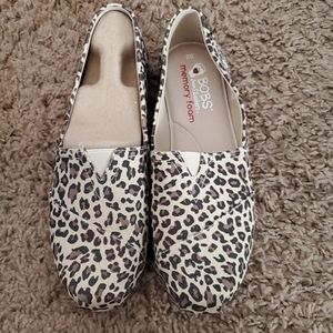 Sketchers Bob's leopard print NIB size 8
